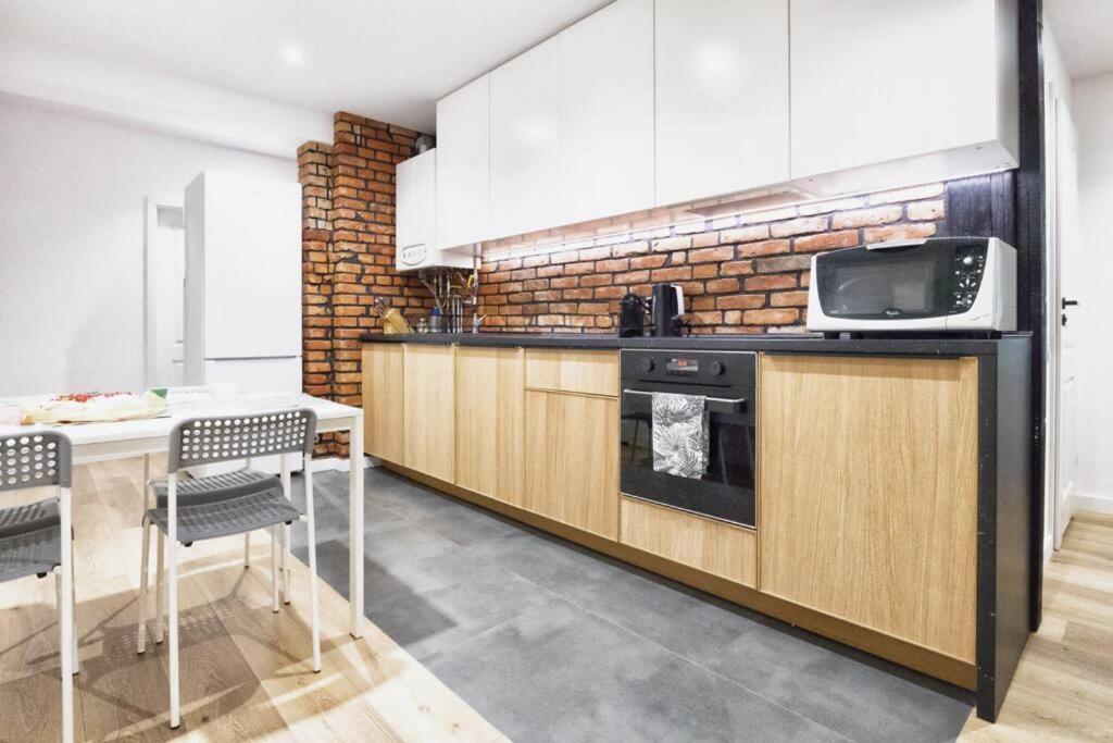 Archirent Apartament Warynskiego Danzica Esterno foto