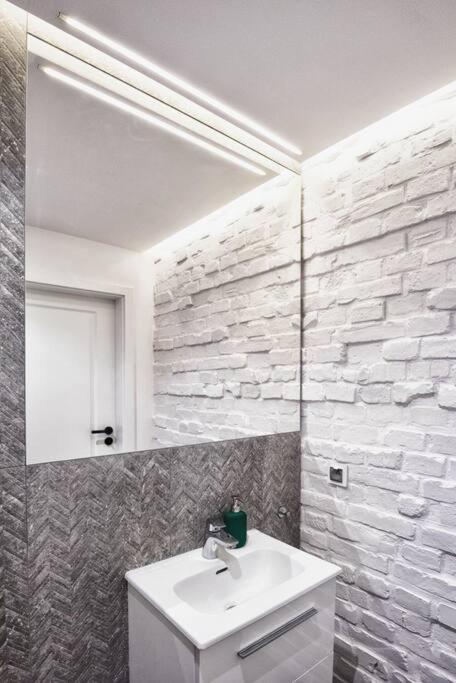 Archirent Apartament Warynskiego Danzica Esterno foto
